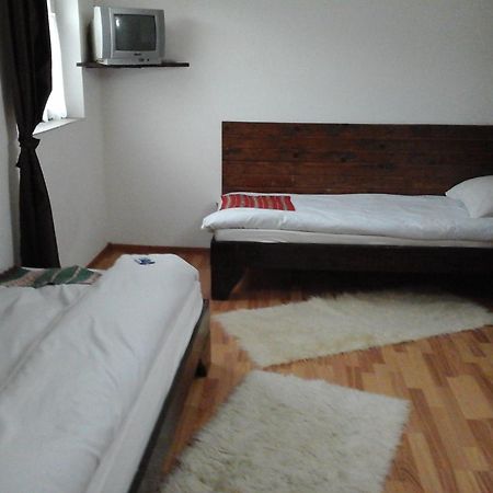 Вилла Casa Piscul Lupului Pucioasa Экстерьер фото