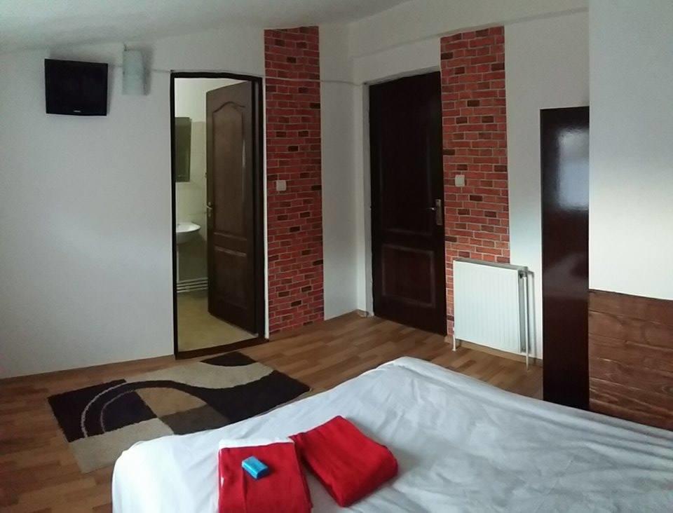 Вилла Casa Piscul Lupului Pucioasa Экстерьер фото