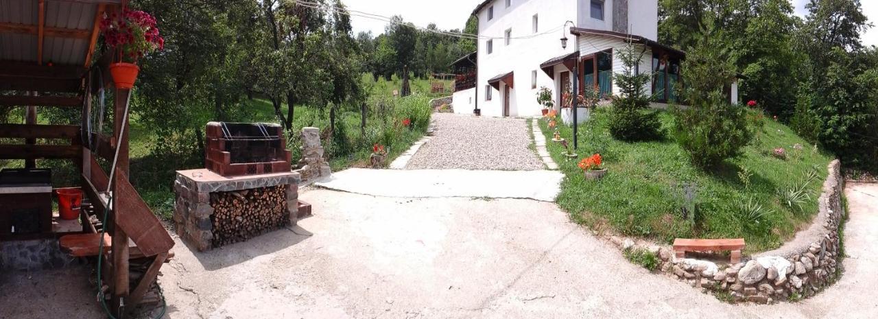 Вилла Casa Piscul Lupului Pucioasa Экстерьер фото